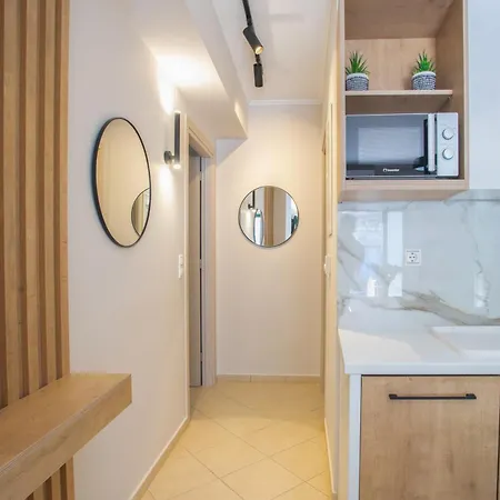 Melissa Zoe House * Vaszilikí