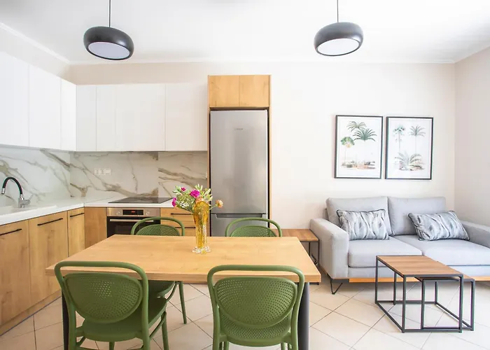Melissa Zoe House *